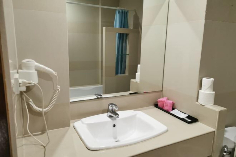 Bathroom 19