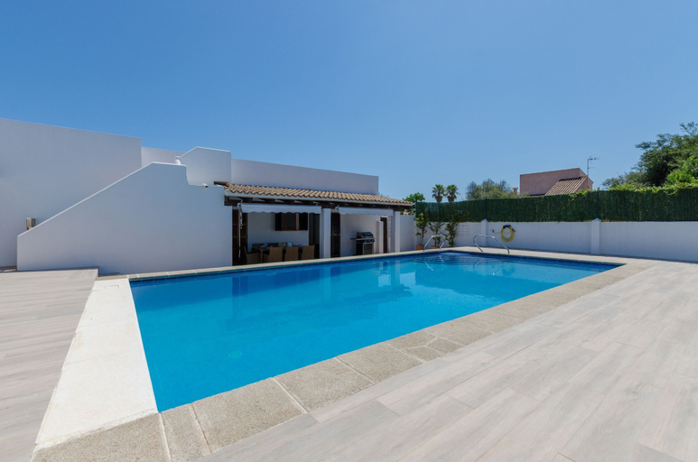 Room 2, Murta 26 in Sa Coma With 4 Bedrooms and 3 Bathrooms, Baleares