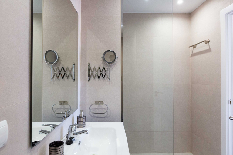 Room 5, Artola in Marbella With 4 Bedrooms and 3 Bathrooms, Málaga