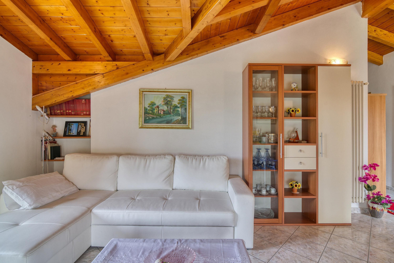 Room 5, Casa Maddalena Private Beach Upon Reques, Varese