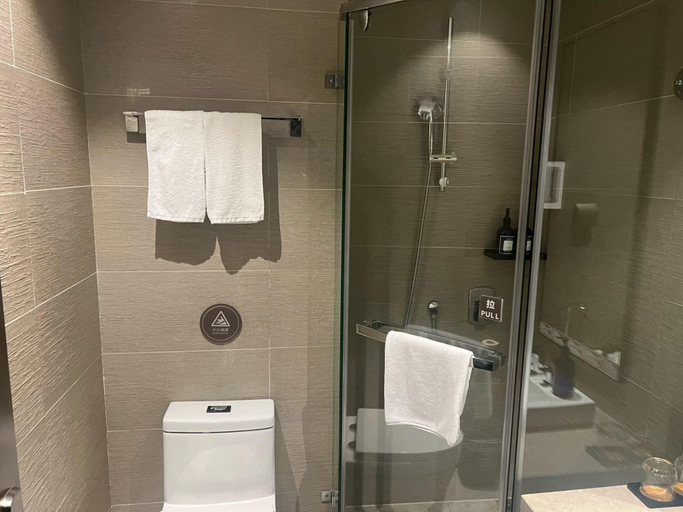 Bathroom 3, Starway Hotel Beijing Guangqumenwai Subway Station, Beijing