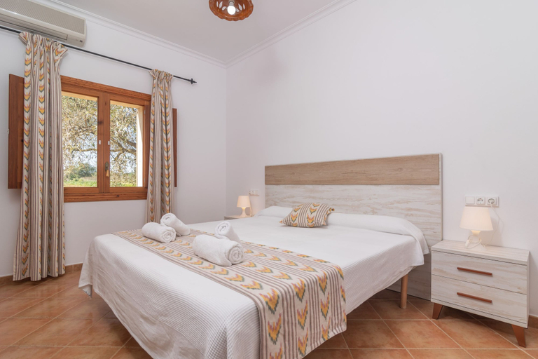 Room 4, Sa Cumuna in Campos With 3 Bedrooms and 2 Bathrooms, Baleares