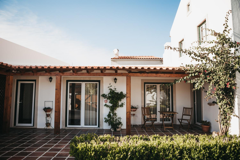 Casa dos Junqueiros - Countryside Guest House, Caldas da Rainha