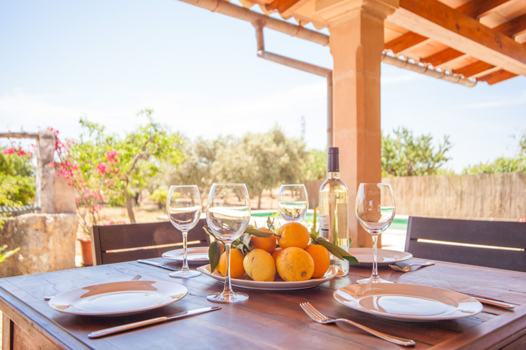 Room 4, Can Moscari in Inca With 3 Bedrooms and 2 Bathrooms, Baleares