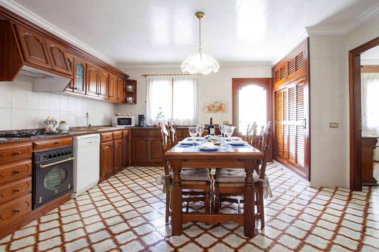 Room 3, Roses in Alc dia With 4 Bedrooms and 2 Bathrooms, Baleares