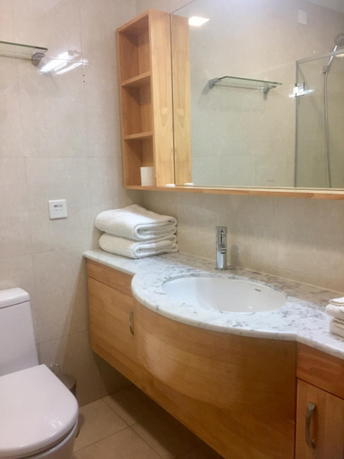 Bathroom 3, Pefaco Hotel Maya Maya, Brazzaville