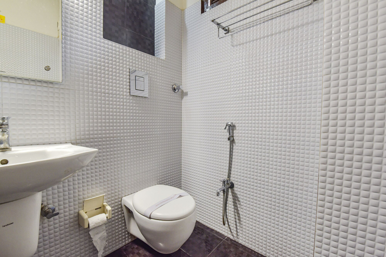Bathroom 5, Fabhotel Taj, Jammu