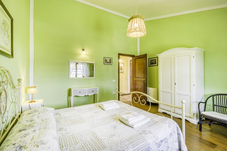 Room 2, Maramaldo Tignatello Shared Pool Chianti, Florence