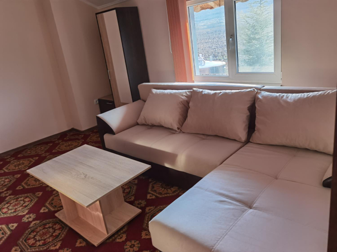 Others 5, Винарна-Славовица, Septemvri