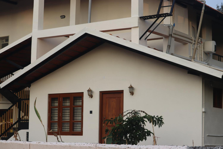 Exterior 8