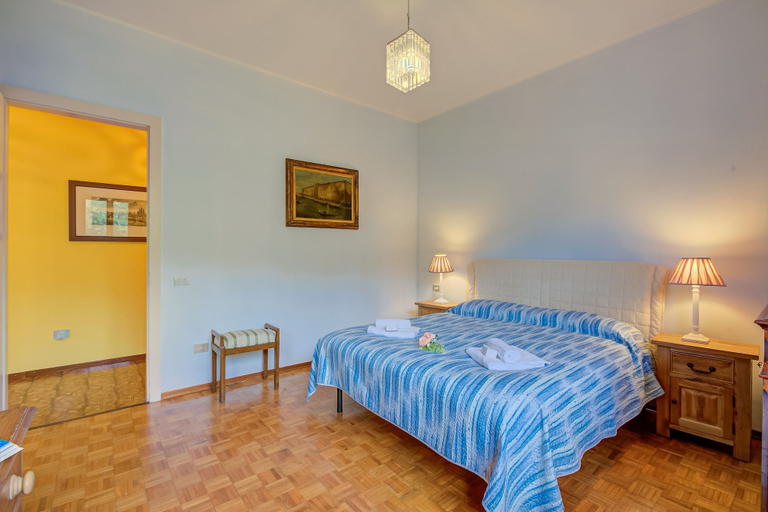 Room 5, Connie s Apartment in Monvalle, Varese