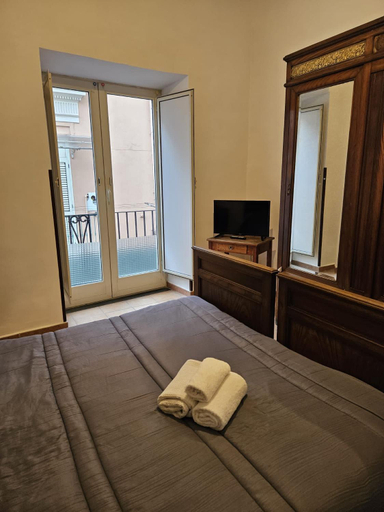 Others 2, B&B Ambra, Salerno