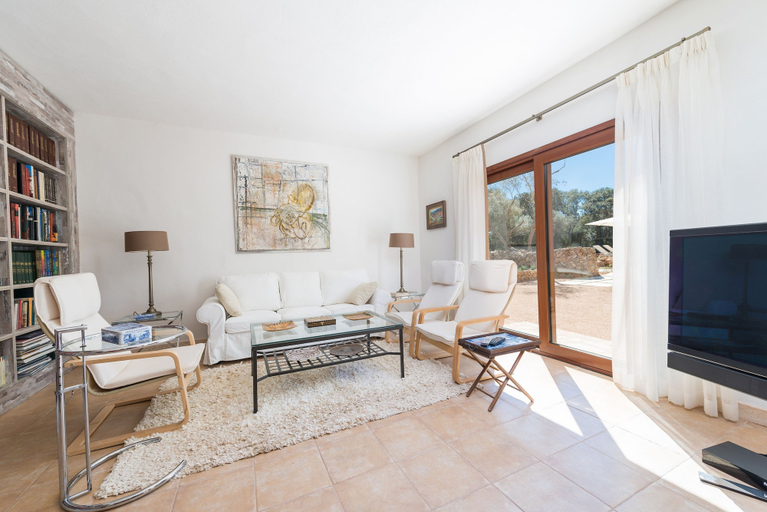 Others 2, Can Madis in Costitx, Baleares