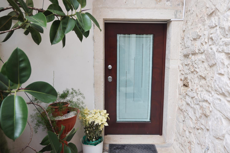 Others 2, A CASA MIA, Bari