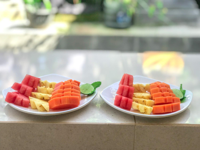 Food & Drinks 12