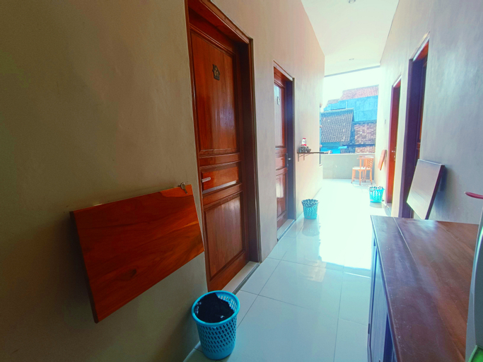 Others 5, Wisma Kencana Syariah near UNS Mitra RedDoorz, Karanganyar