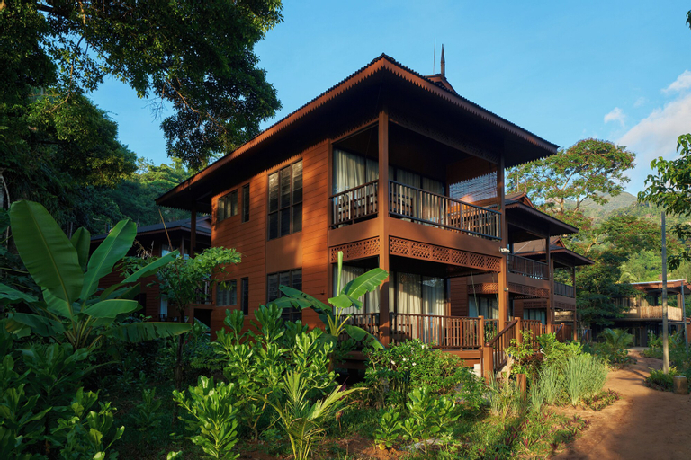 Exterior 4