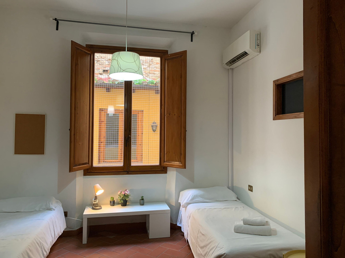 Room 4, Sdrucciolo dei Pitti First Floor, Florence
