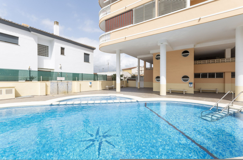 Room 2, Begonia in Daim s With 2 Bedrooms and 1 Bathrooms, Valencia