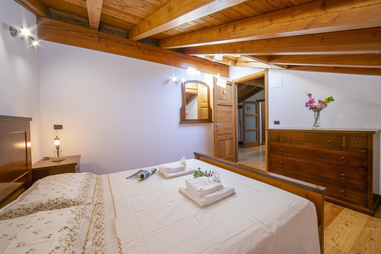 Others 2, Il Lago Blu Loft With Pool, Varese