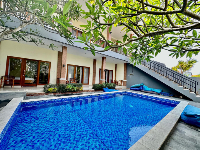 Swimming Pool 12