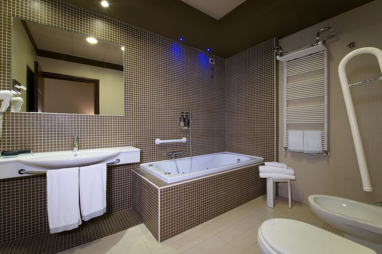 Bathroom 3, Parma and Congressi Hotel, Parma