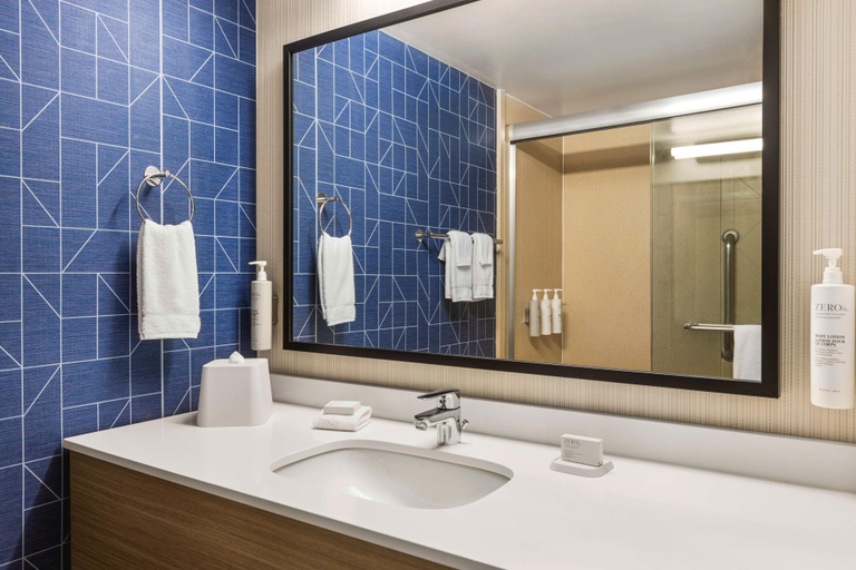 Bathroom 5, Spark by Hilton Germantown Washington DC North, Montgomery