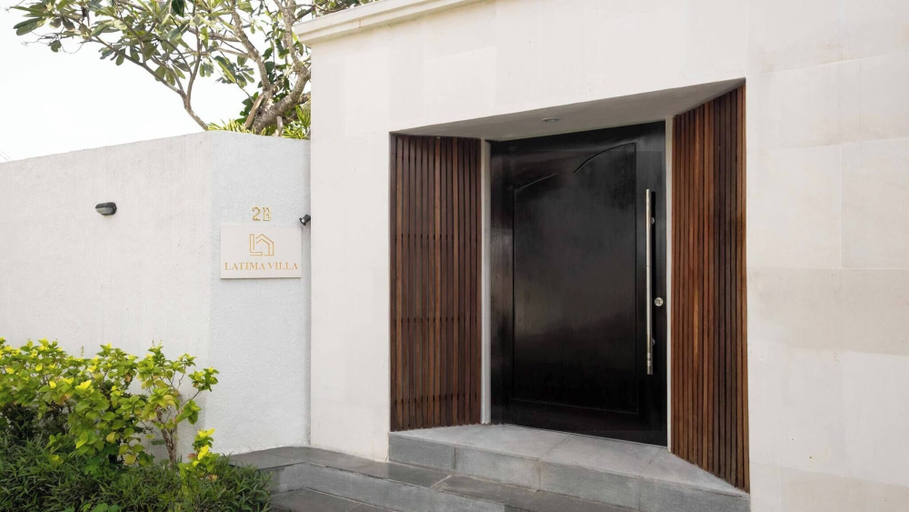 Exterior & Views, Luxurious Family 6 Br Villa in Seminyak Breakfast Include, Badung