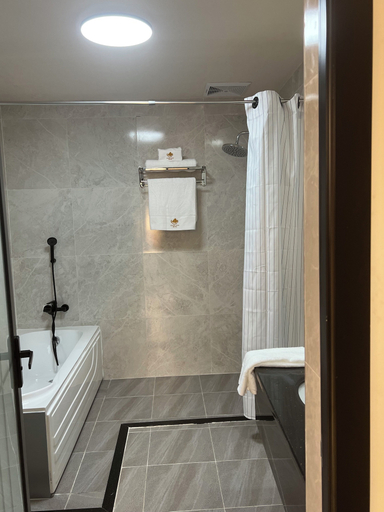 Bathroom 2, Colony Club Resort & Casino (The old Palm Spring Resort), Greater Monrovia