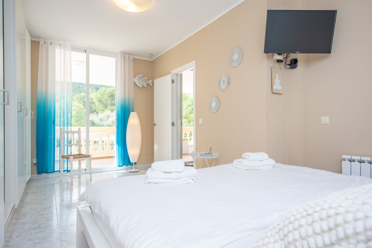 Room 4, Casa Feliz in Provensals, Baleares