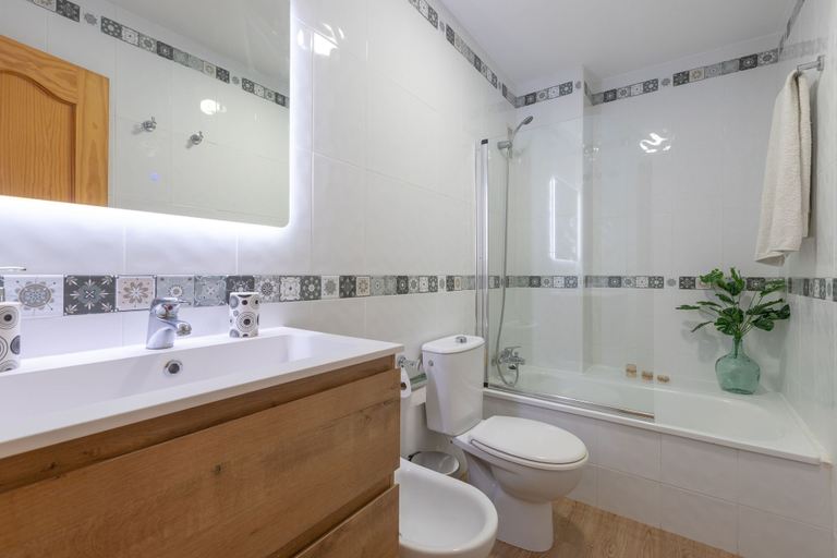 Bathroom 3, Yucas Vistamar in Fuengirola, Málaga