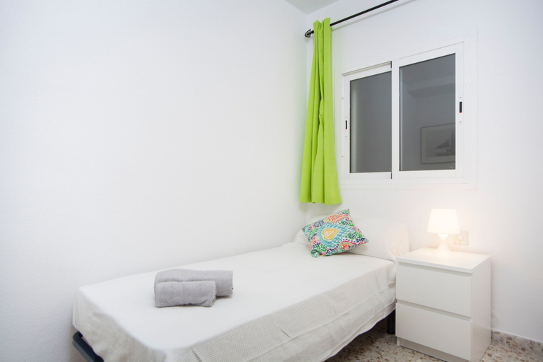 Room 3, Curling in Alc dia With 3 Bedrooms and 1 Bathrooms, Baleares
