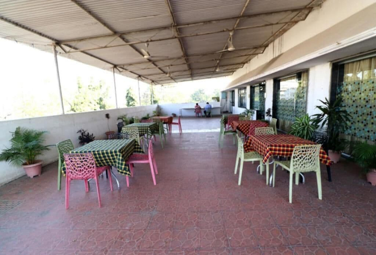 Food & Drinks 4, Hotel Girnar, Aurangabad