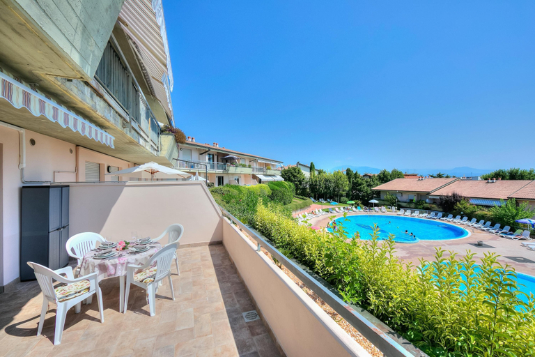 Room 3, Kristall Lago Pool View, Brescia