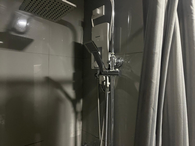 Bathroom 8