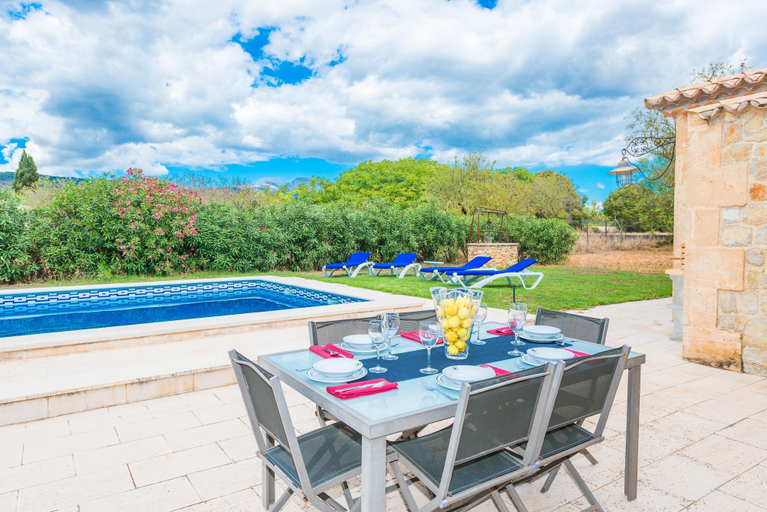 Room 3, Can Dato in Inca With 2 Bedrooms and 2 Bathrooms, Baleares