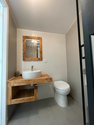 5, Charmante Villa avec piscine chauffee et terrain de petanque, Var