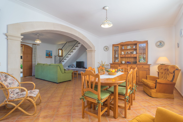 Room 4, Can Tut in Campanet With 3 Bedrooms and 2 Bathrooms, Baleares