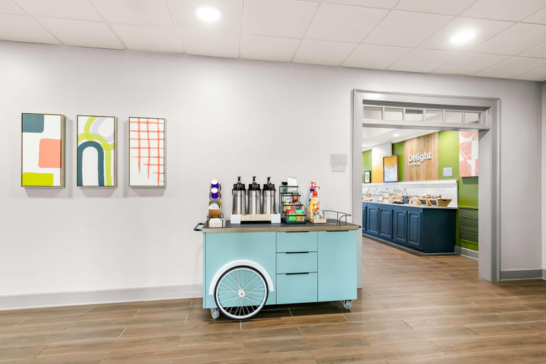 Food & Drinks 5, Spark By Hilton Commerce, Ga, Banks