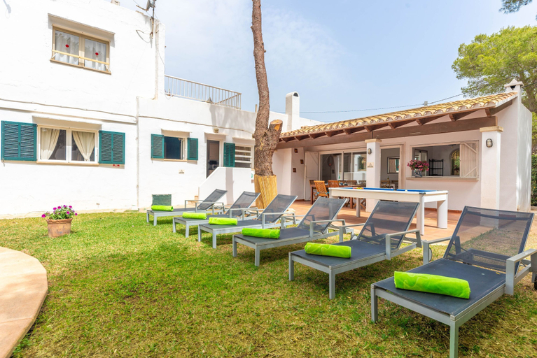 Room 2, Can Ferrer Cala D or, Baleares