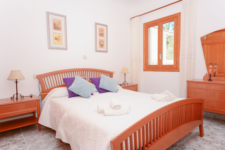 Room 5, Pinya in Alc dia With 3 Bedrooms and 1 Bathrooms, Baleares
