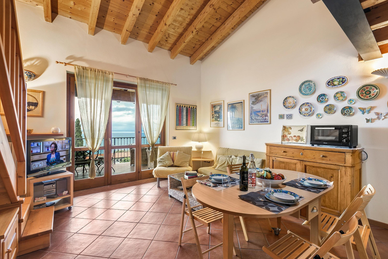Room 2, Grotten Loft in Toscolano Maderno, Brescia
