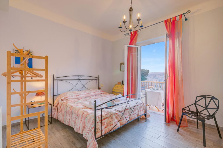 Room 4, Il Nido di Censin in Imperia, Imperia