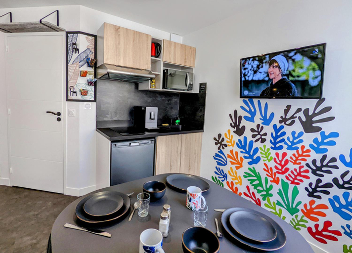 Others 4, Residence M - LAVALOC, Mayenne