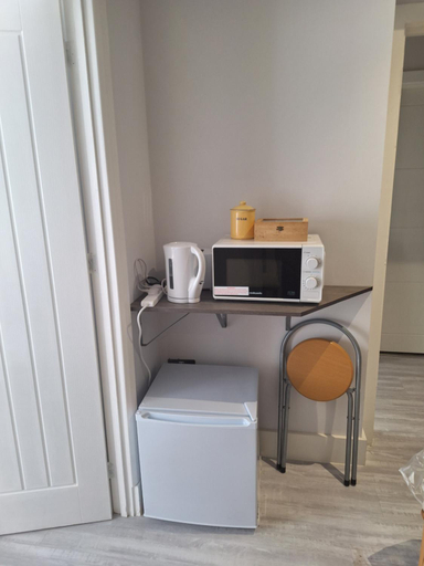 Others 4, Deluxe Single room only for one adult, London