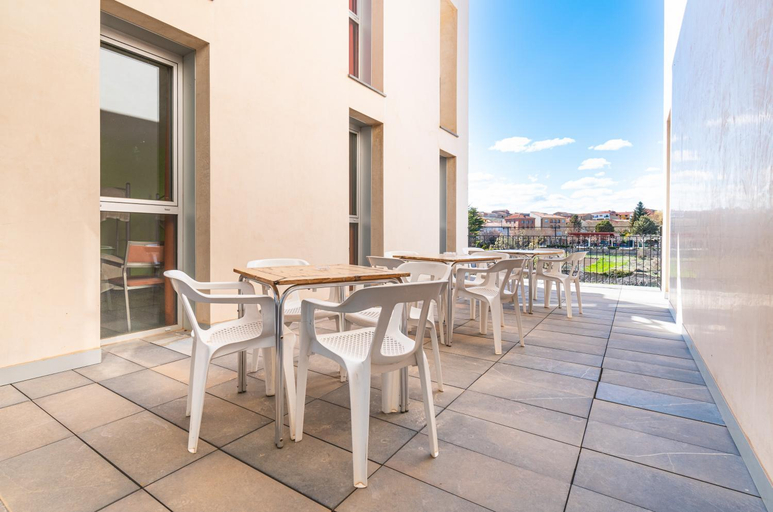 Others 4, Albergue "El Rio", Teruel