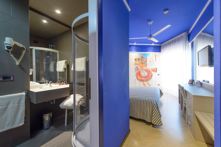 Bathroom 4, Admiral Art Hotel, Rimini