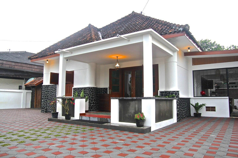 Ndalem Surokarsan - all 4 rooms for 8 pax, Yogyakarta