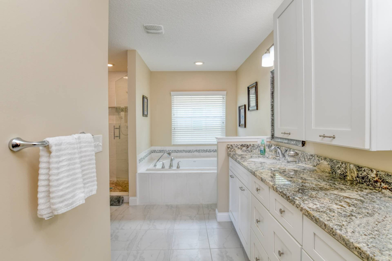 Bathroom 4, Flamingo Beach Hideaway, Saint Johns