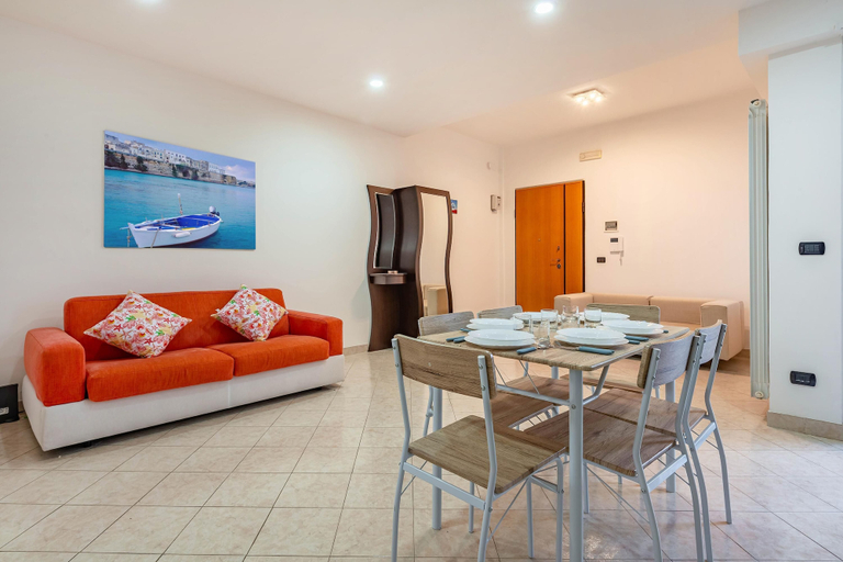 Room 3, House of the Gozzo in Monopoli, Bari